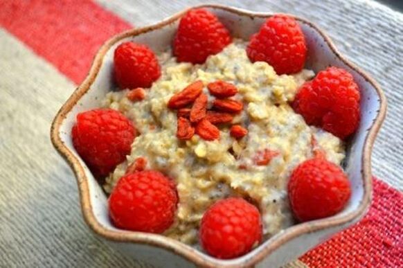 Oatmeal for breakfast on a no-carb diet